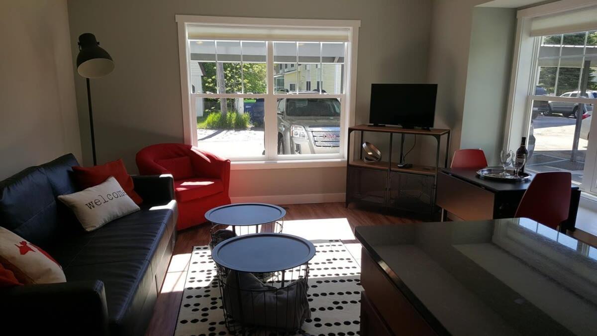 Modern And Pristine Condo -By The Gt Commons Traverse City Bagian luar foto